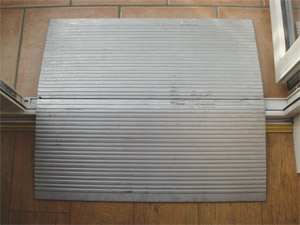 Aluminium threshold bridge ramp